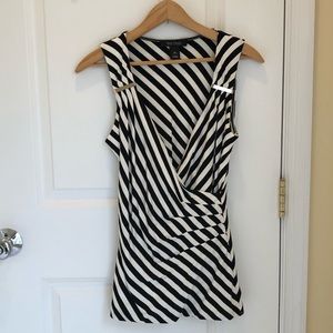 WHite House Black Market whbm black/white shirt